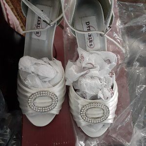 White Satan Dyeable Wedge Shoes